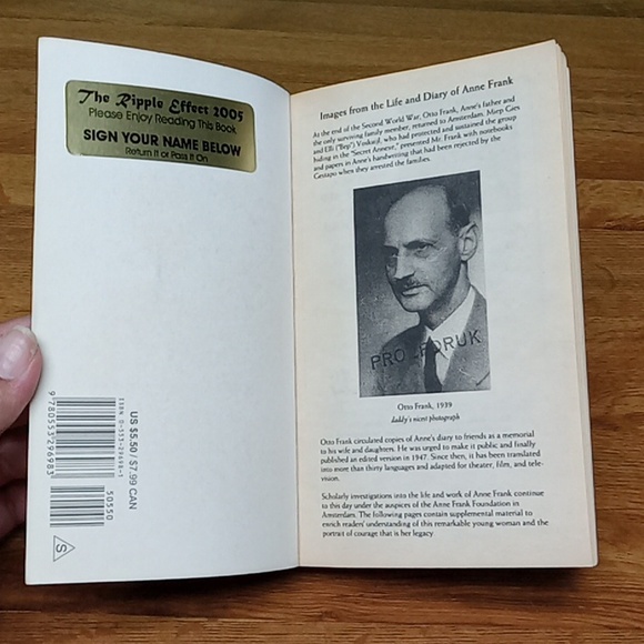 Anne Frank The Diary of a Young Girl - Picture 7 of 9